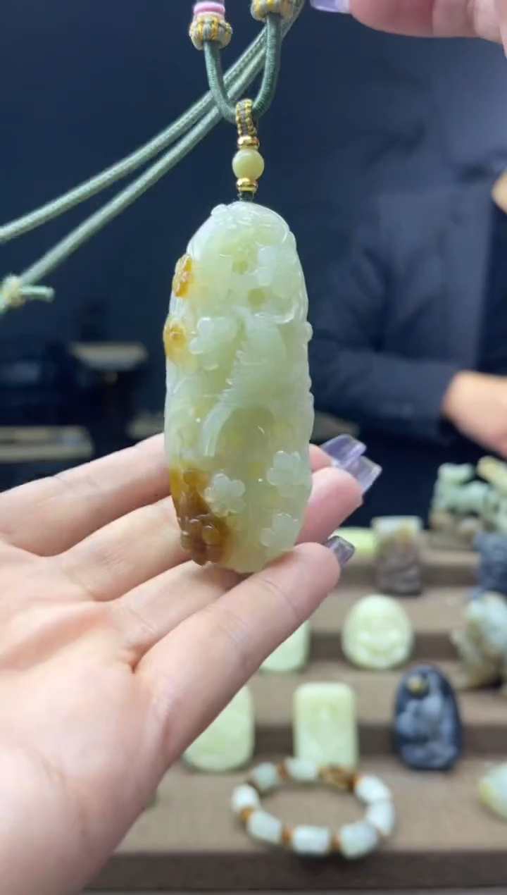 颈饰未镶嵌和田玉1