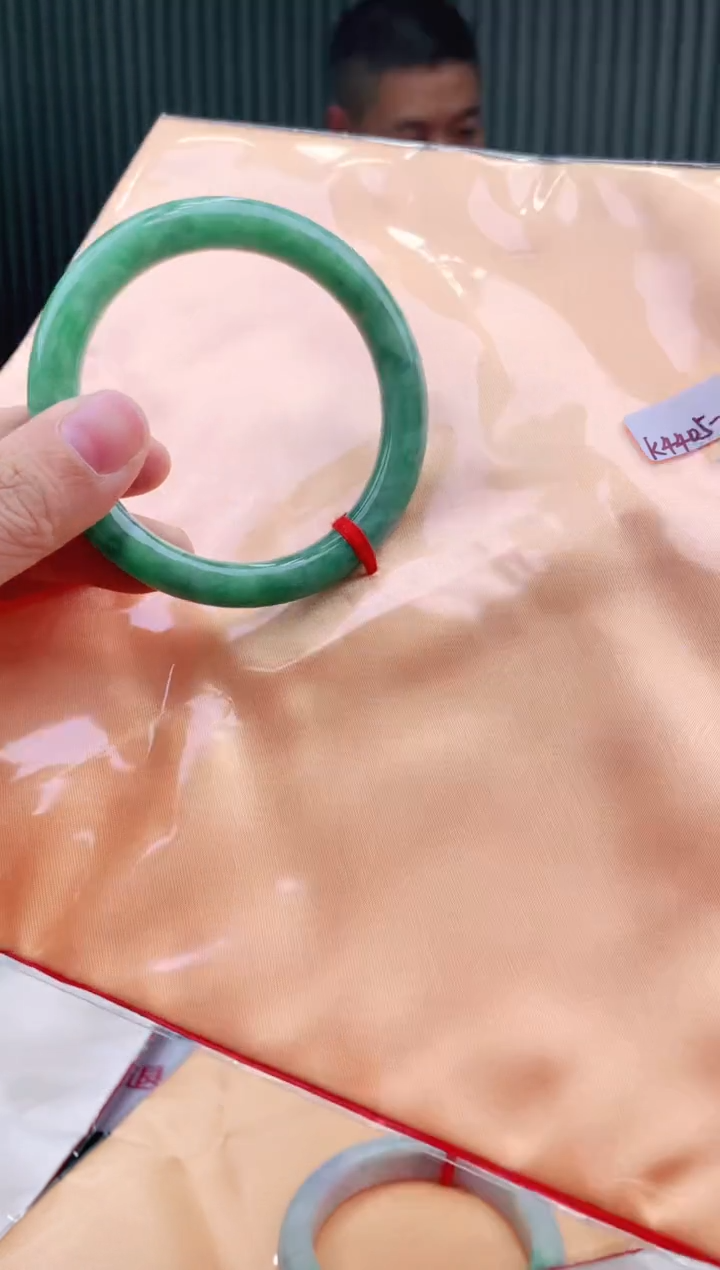 未镶嵌手镯翡翠56+