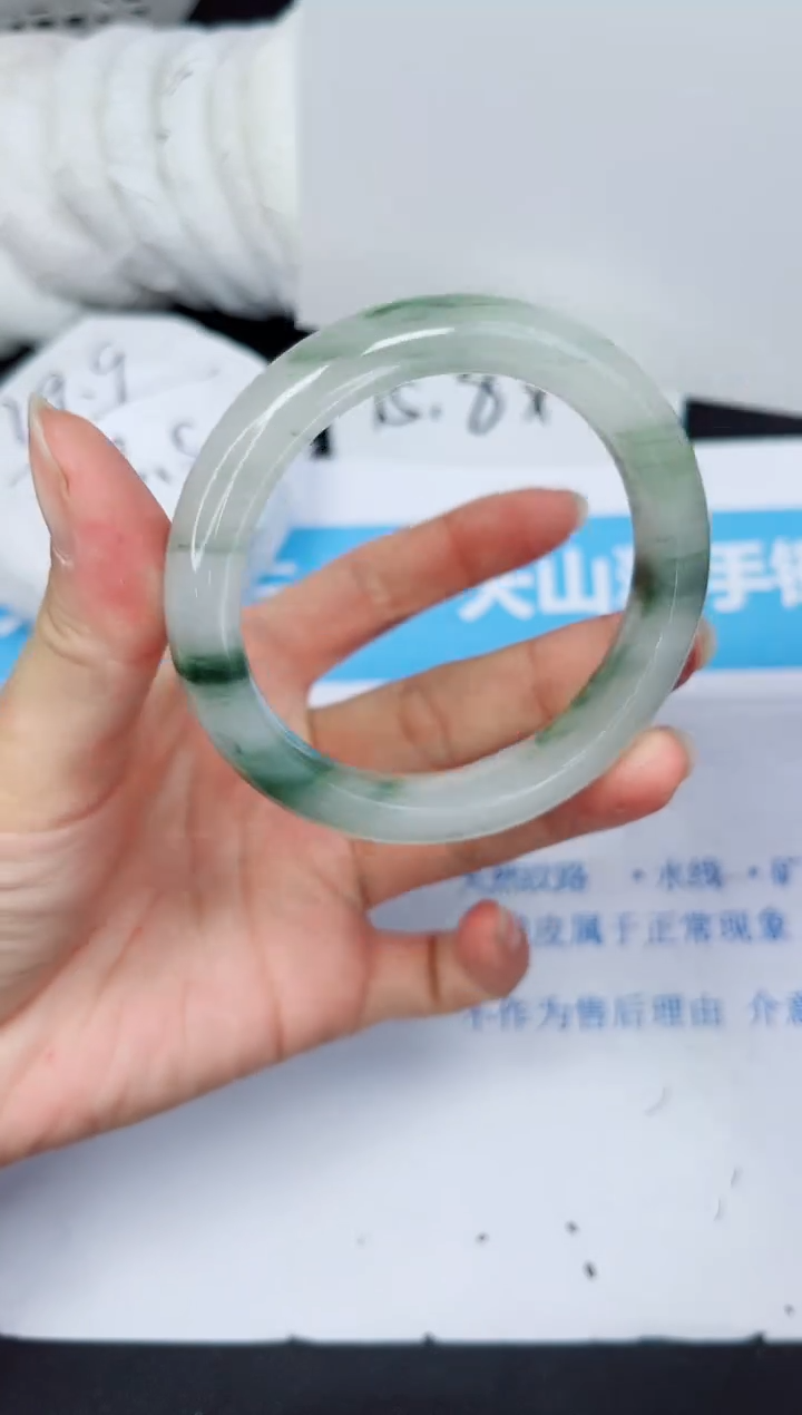 【闪购商品】石英质玉手镯未镶嵌178