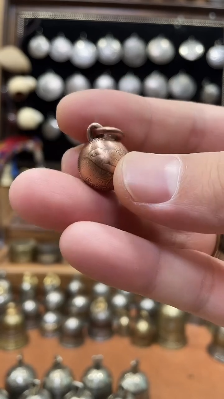 半**者鹪鹩小鸟圆铃铛