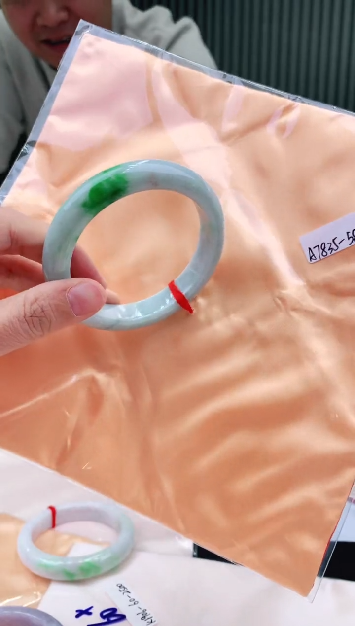 未镶嵌手镯翡翠58+