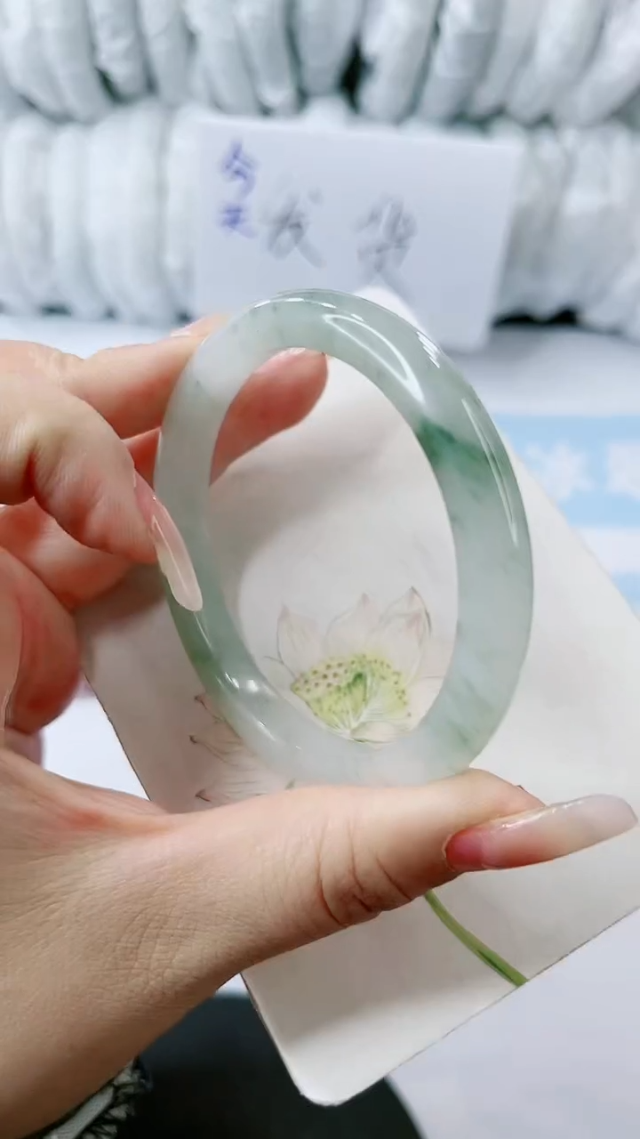 【闪购商品】石英质玉手镯未镶嵌多样性发货C247