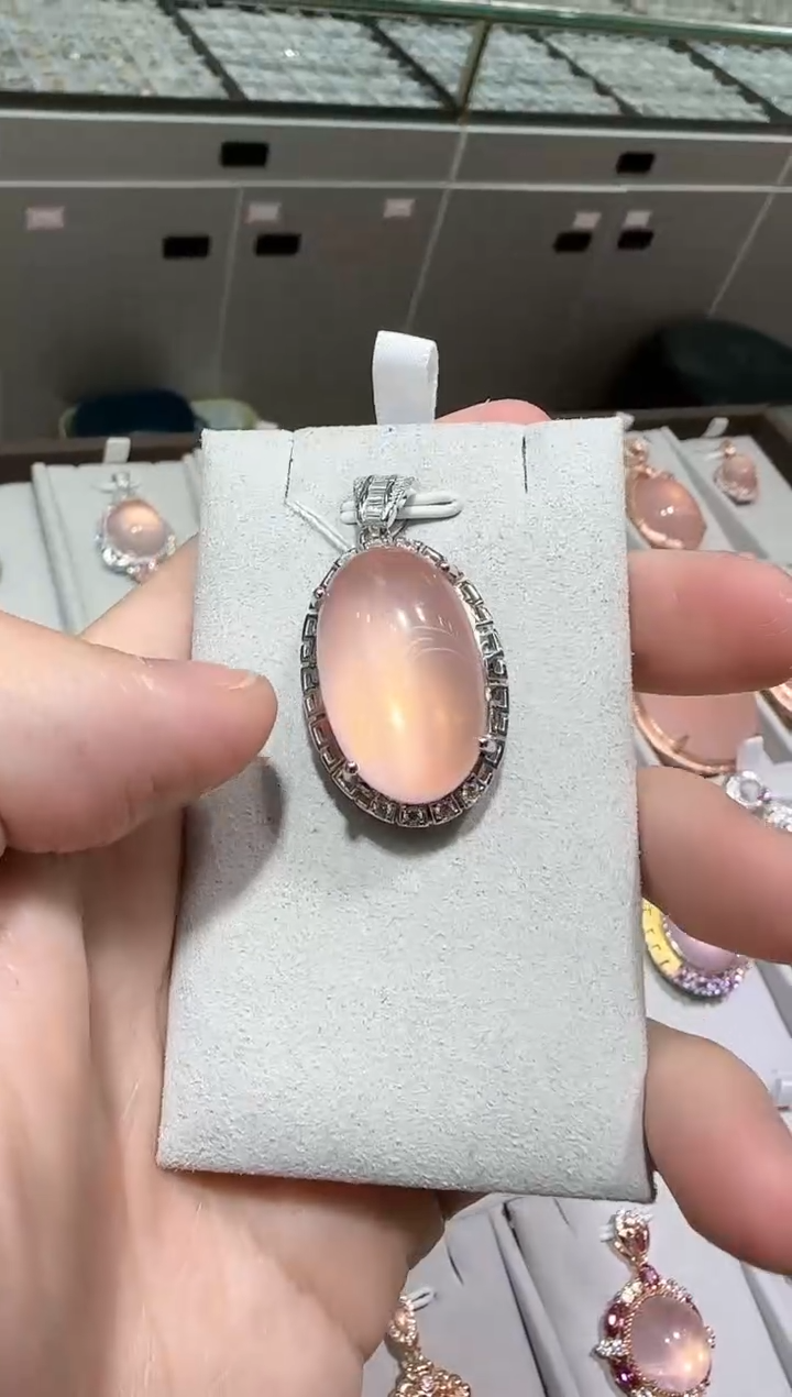 【闪购商品】芙蓉石颈饰银S925镶嵌14*23mm粉水晶