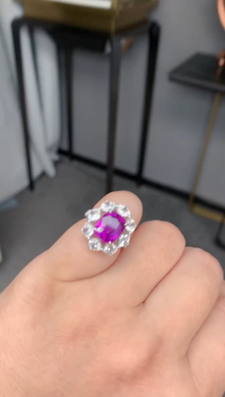 【闪购商品】彩色蓝宝石戒指18K金镶嵌5ct无烧紫蓝宝戒指