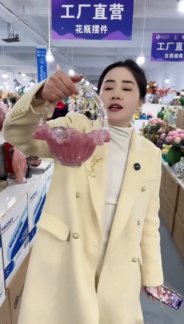 【闪购商品】无铅玻璃安琪-微瑕花瓶--ID6E