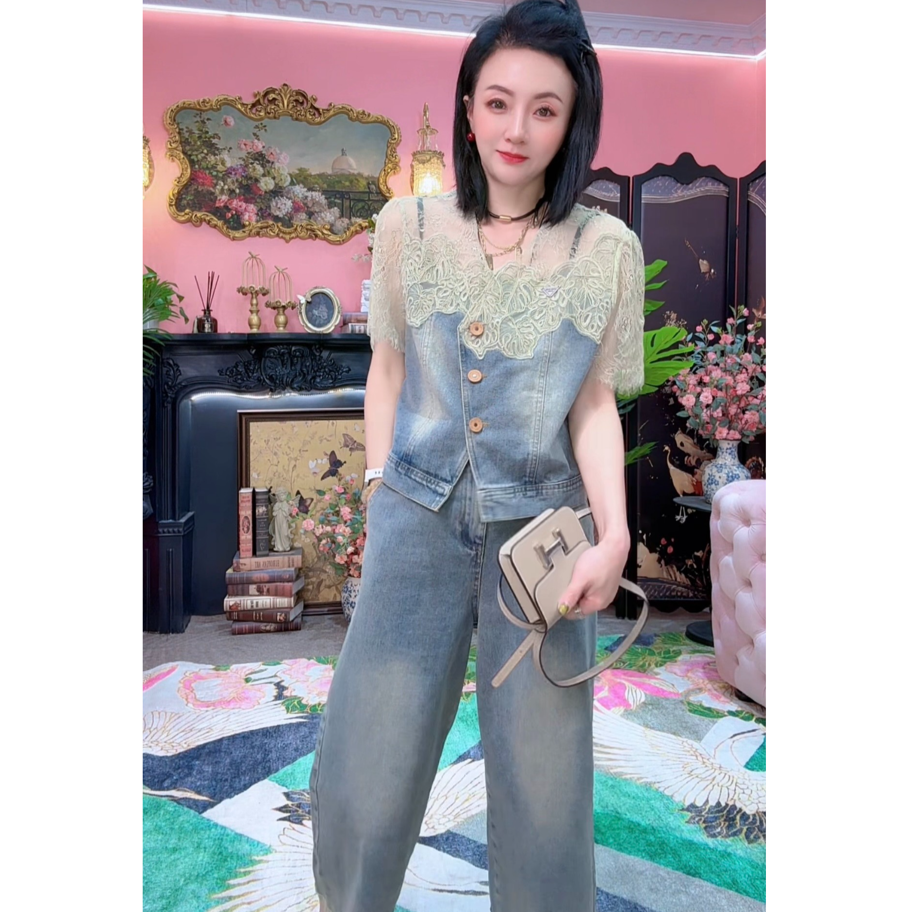 筱2025新款明星小众设计时尚独特蕾丝拼接马甲+裤子套装女8690