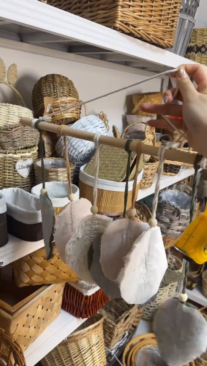 微瑕捡漏彩色羽毛挂件