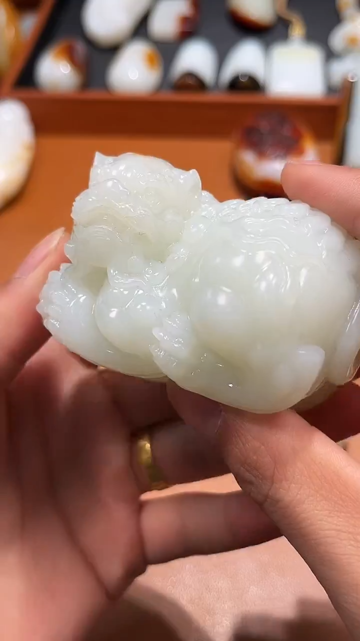 未镶嵌和田玉把件阳***。和田玉
