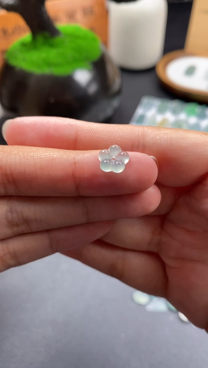 颈饰未镶嵌翡翠翡翠冰种花花