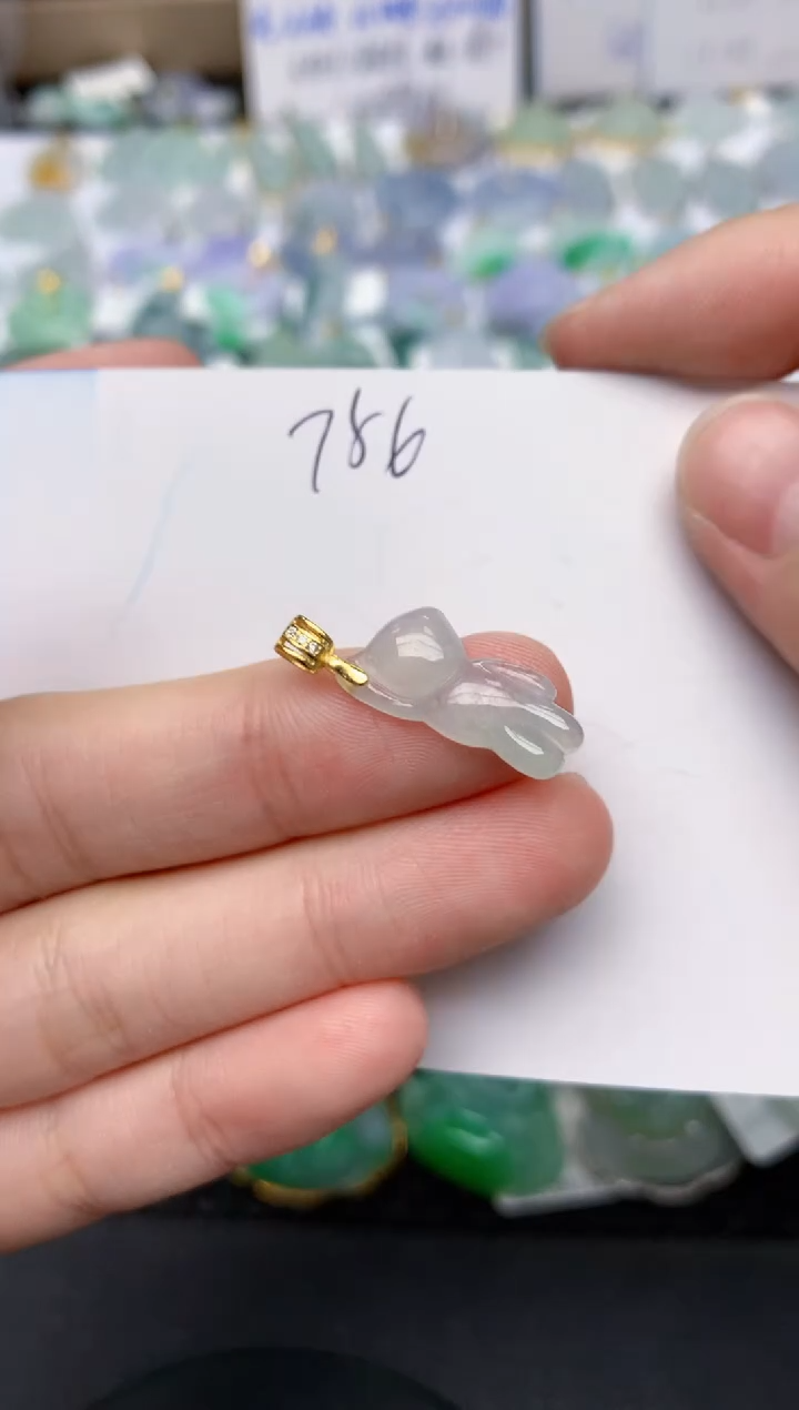 翡翠未镶嵌颈饰天然缅甸A货翡翠