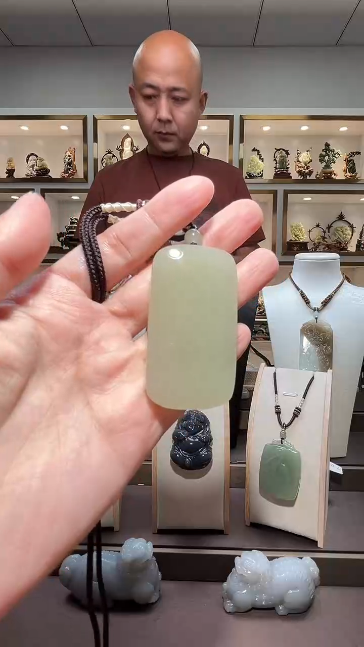 和田玉未镶嵌颈饰苏