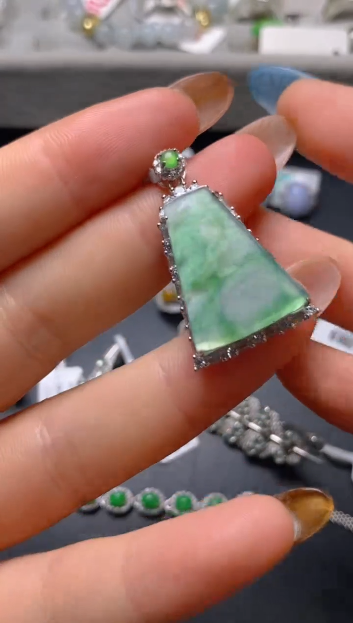 银S925镶嵌戒指翡翠百内无证书