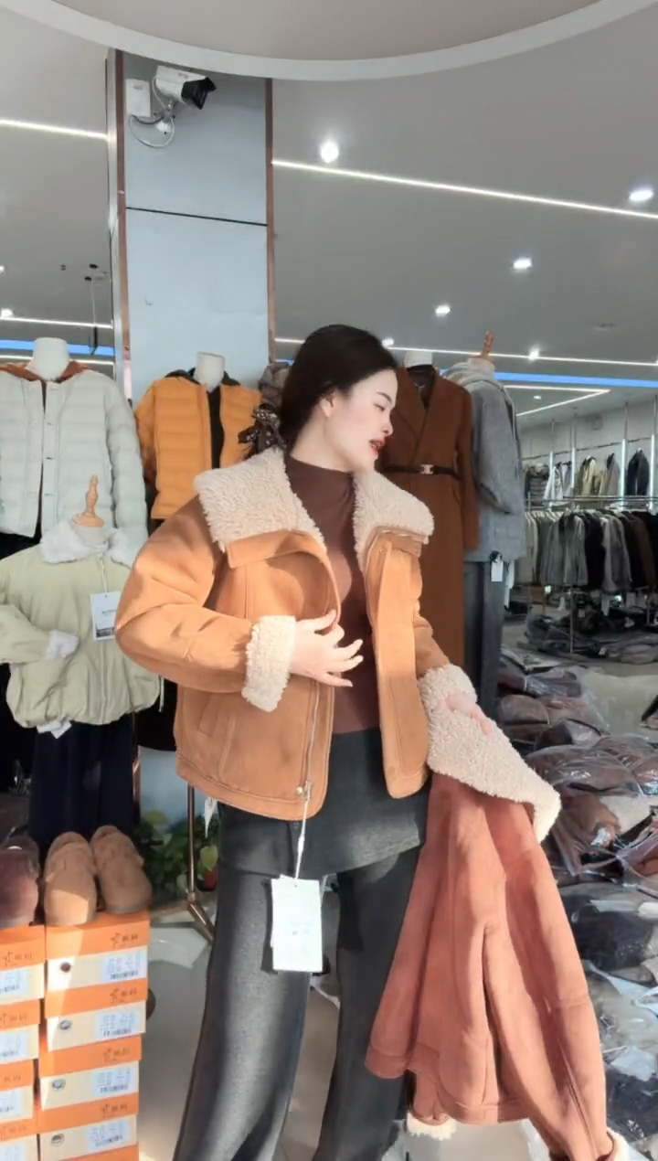 翻领时尚皮毛一体外套