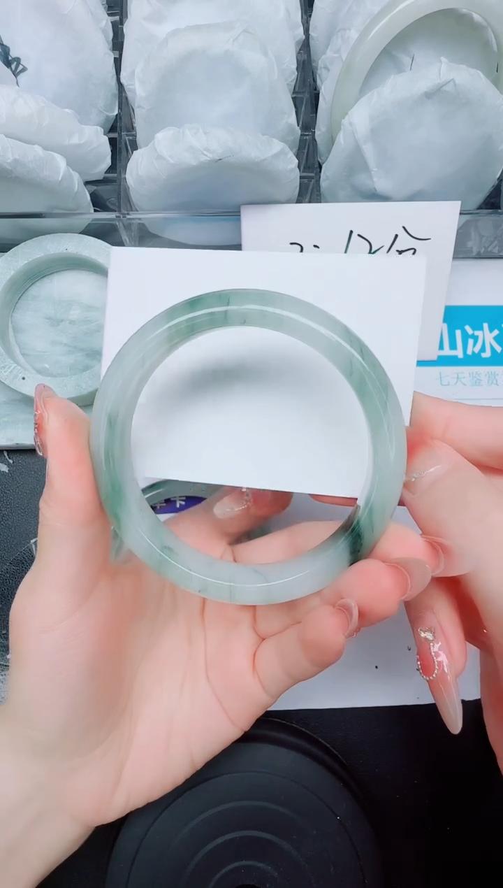 石英质玉手镯未镶嵌13/64.2