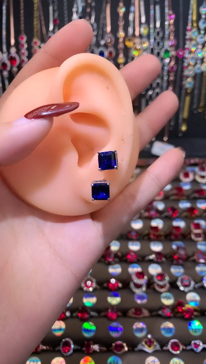 【闪购商品】蓝宝石耳饰银S925镶嵌银色