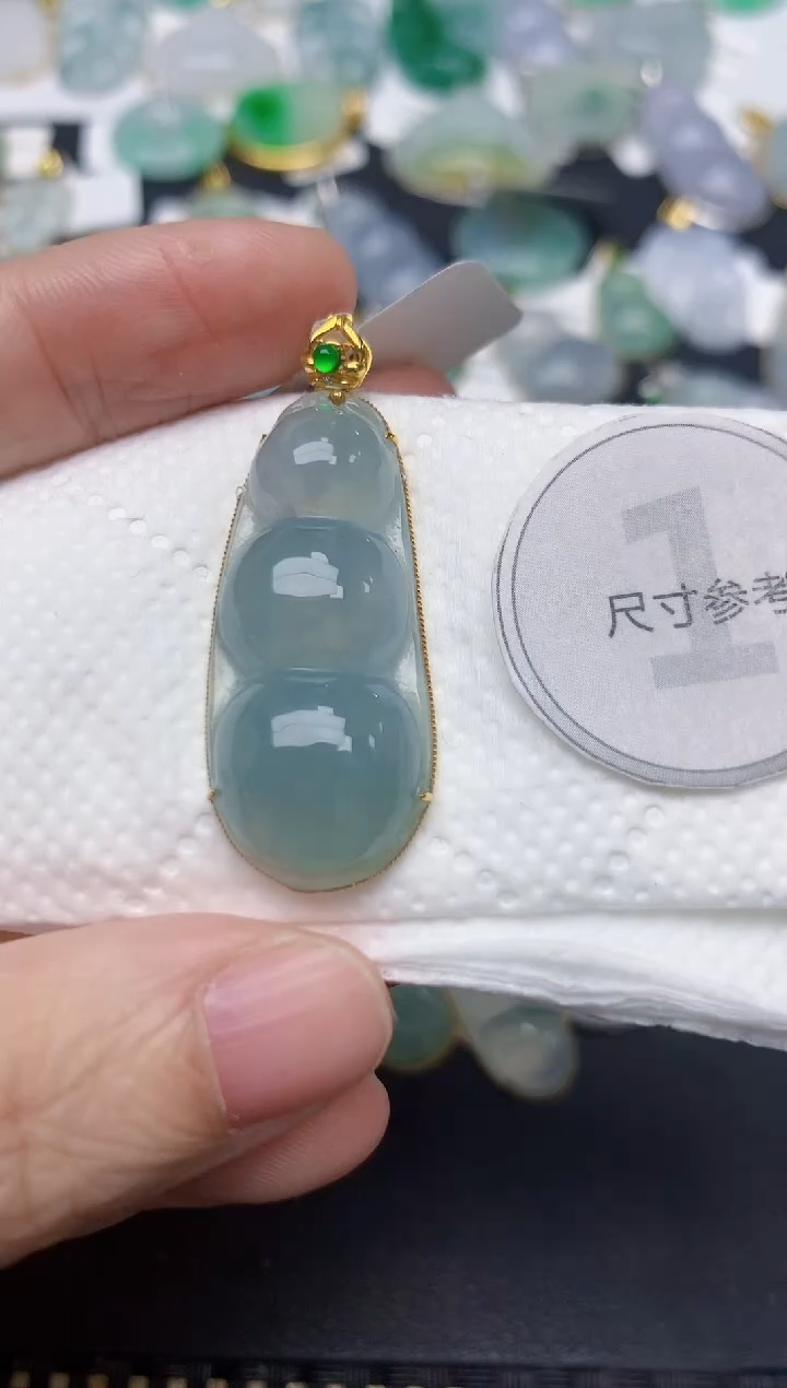 颈饰18K金镶嵌翡翠天然缅甸A货翡翠