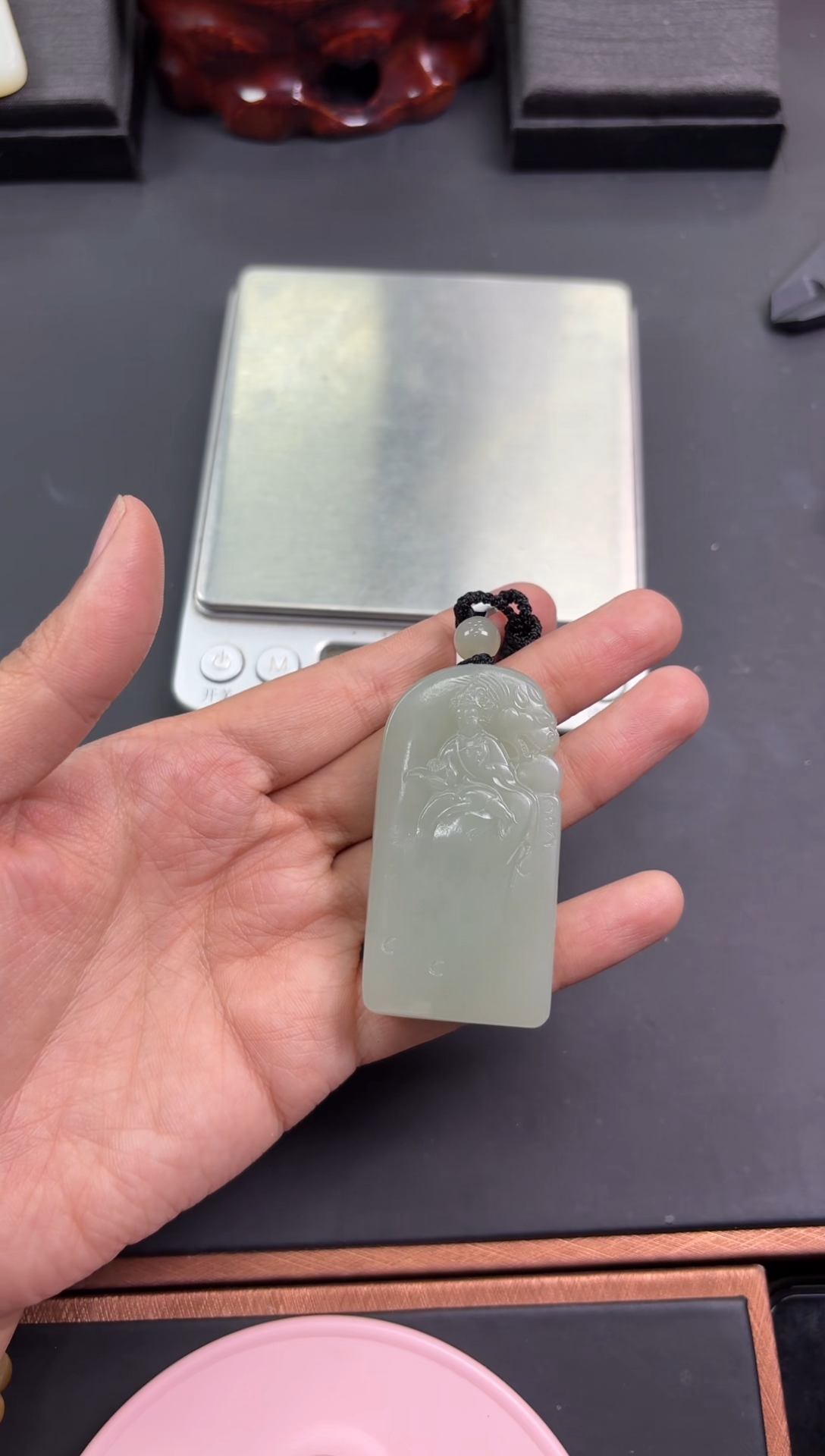 【闪购商品】和田玉吊坠(赠链)未镶嵌且末微色差近矿吊坠