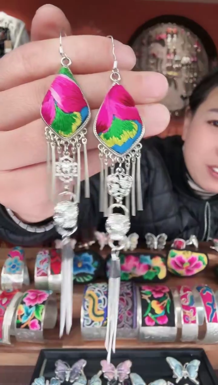 织绣非遗手工苗绣刺绣饰品27