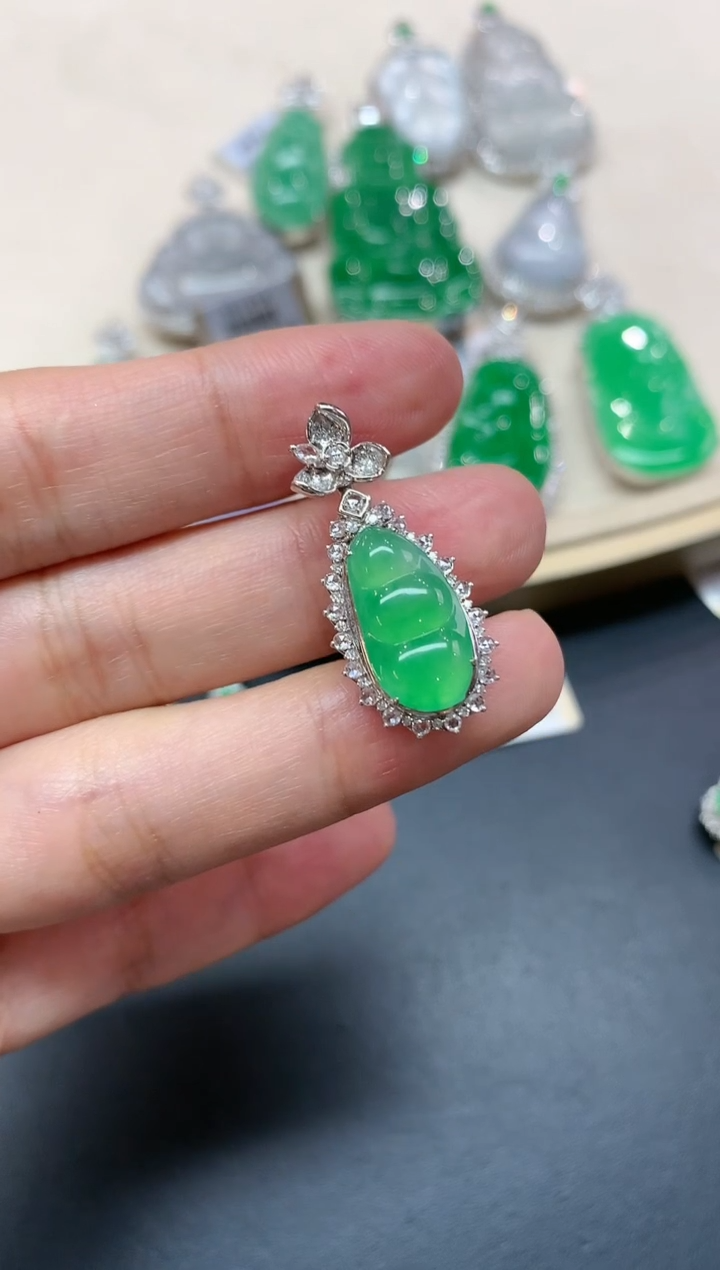 【闪购商品】翡翠吊坠(不含链)18K金镶嵌吊坠A326|15000
