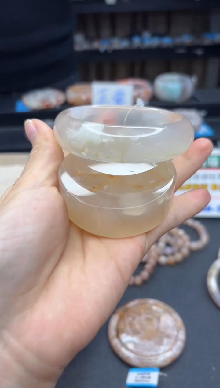 【闪购商品】石英质玉手镯未镶嵌186（59圈贈送鐲心）