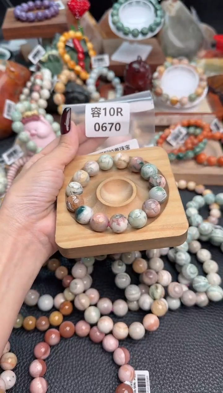 【闪购商品】石英质玉手链未镶嵌10R0670