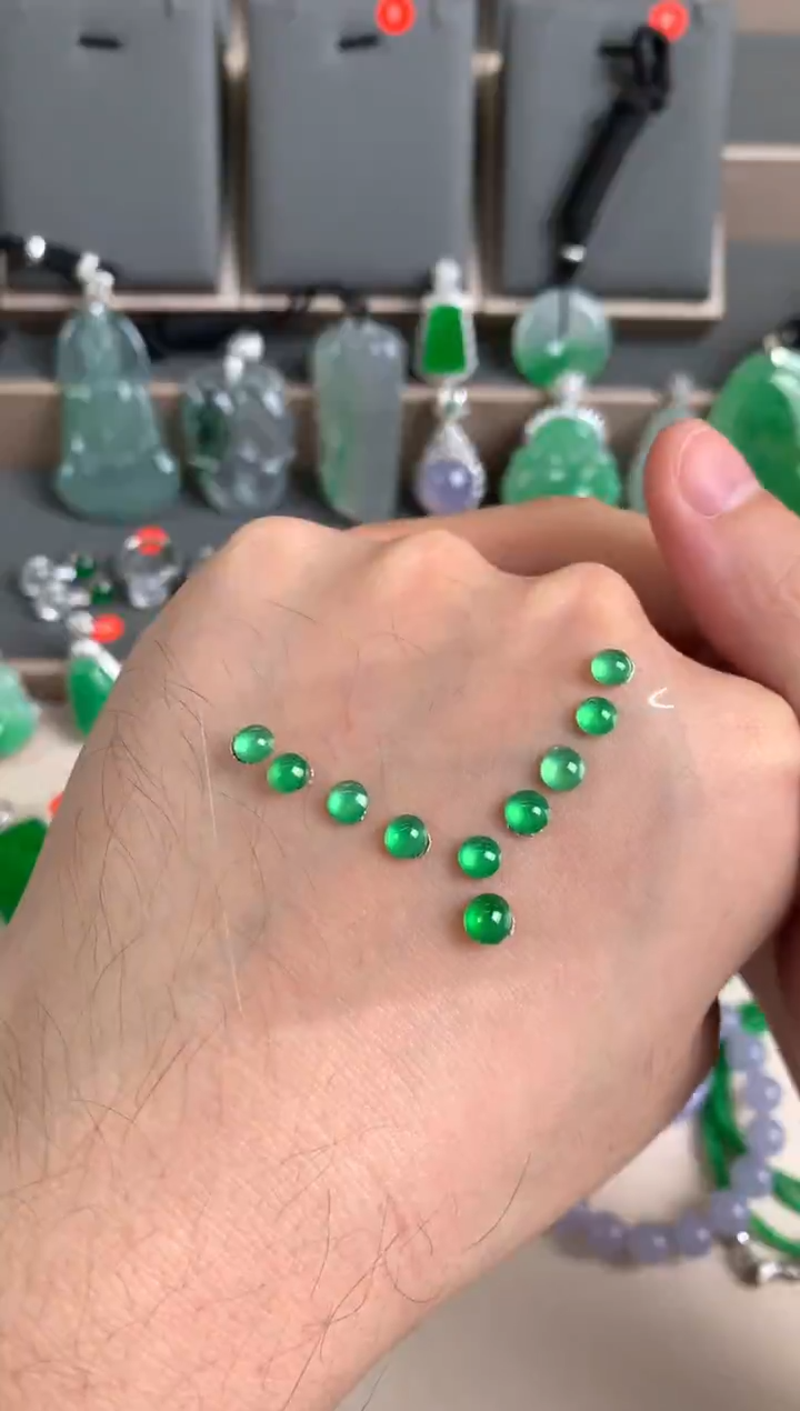 未镶嵌定制翡翠裸玉