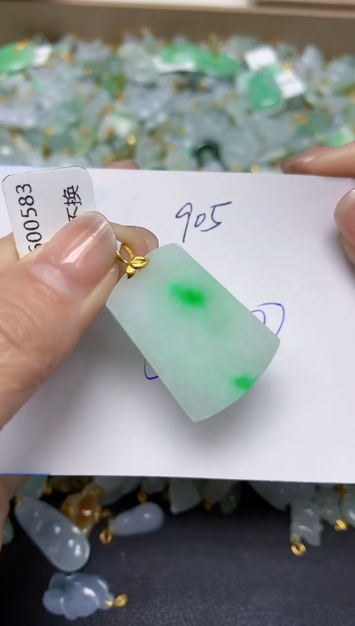 【闪购商品】翡翠颈饰18K金镶嵌天然翡翠A货