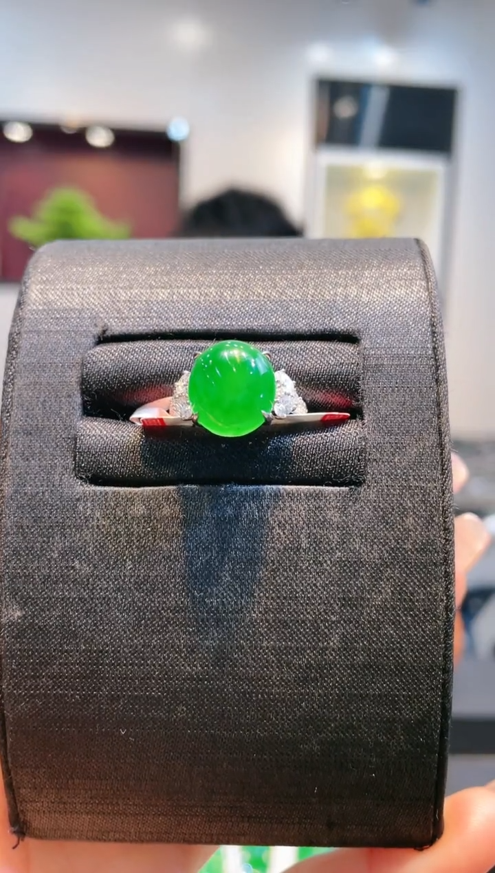 【闪购商品】翡翠颈饰18K金镶嵌A71天然A货翡翠戒指