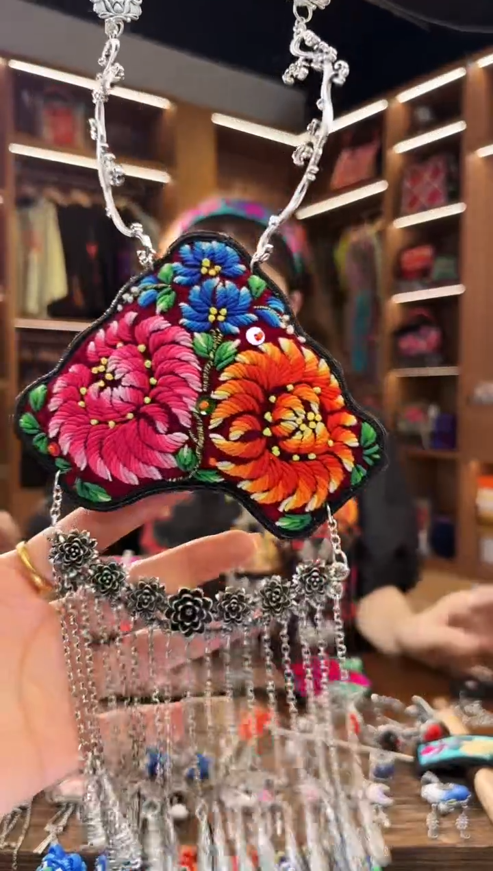 【闪购商品】织绣L584黔东南苗族刺绣