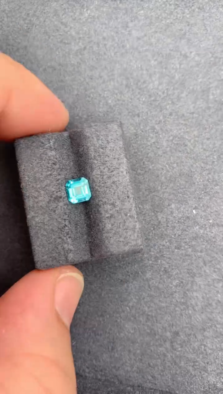 【闪购商品】磷灰石裸石未镶嵌50分磷灰石