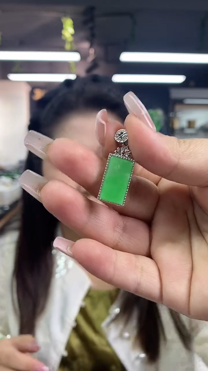 翡翠未镶嵌吊坠(不含链)多样性发其一颜色微差