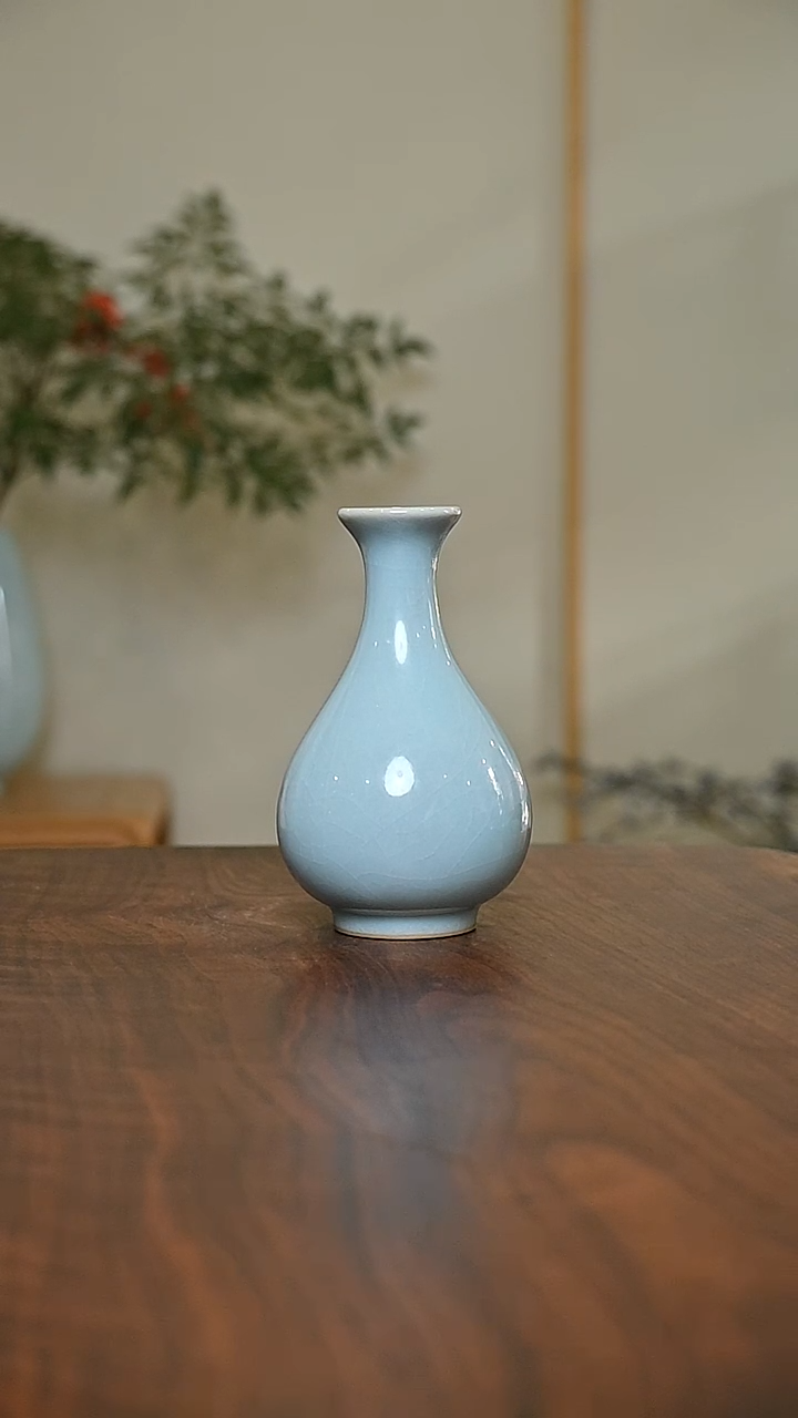 天青釉 玉壶春瓶 微瑕 朱家汝窑款 高13cm