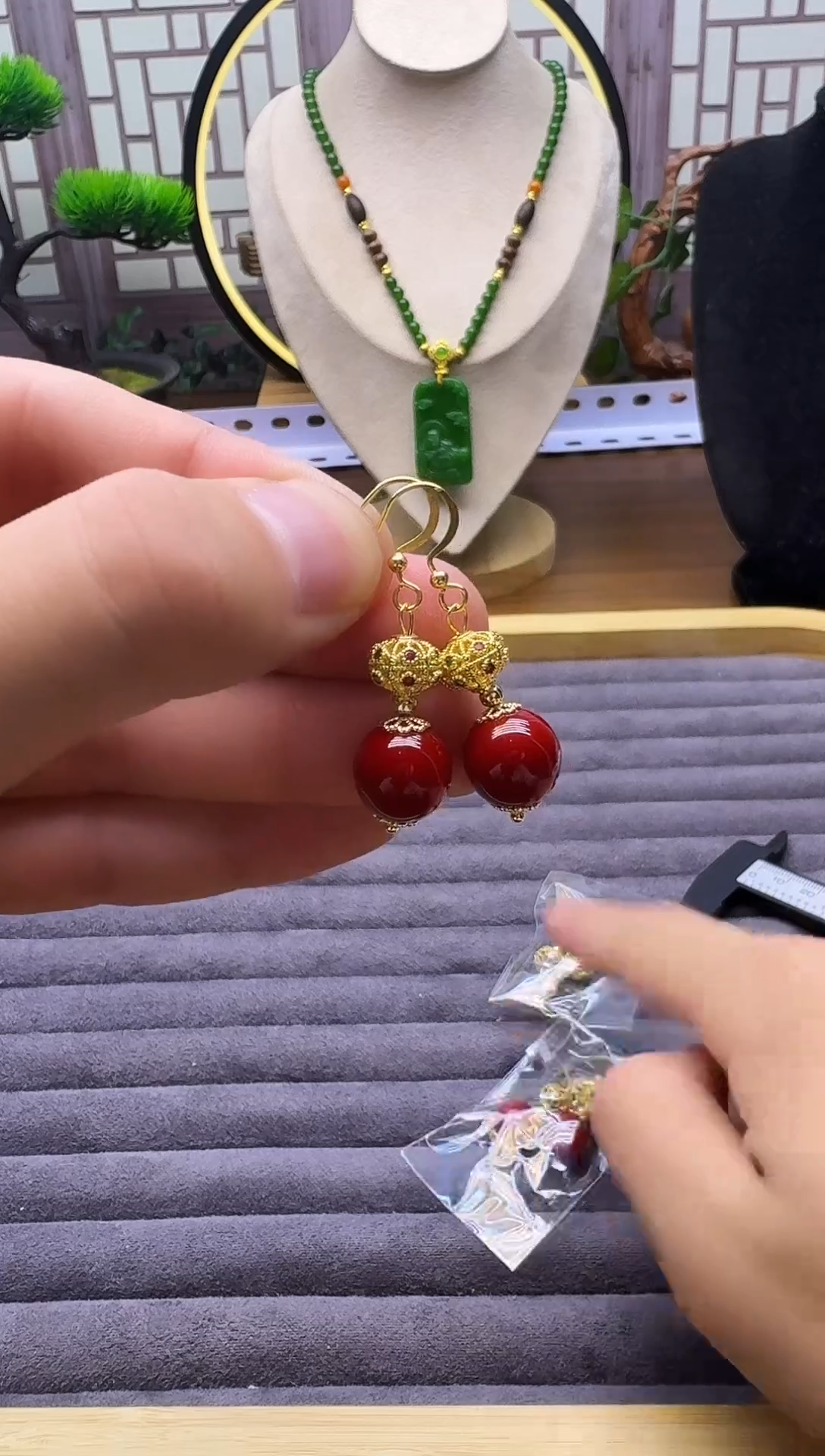 14K金镶嵌耳饰玛瑙/玉髓E144     