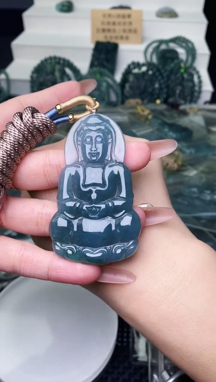 颈饰未镶嵌翡翠 