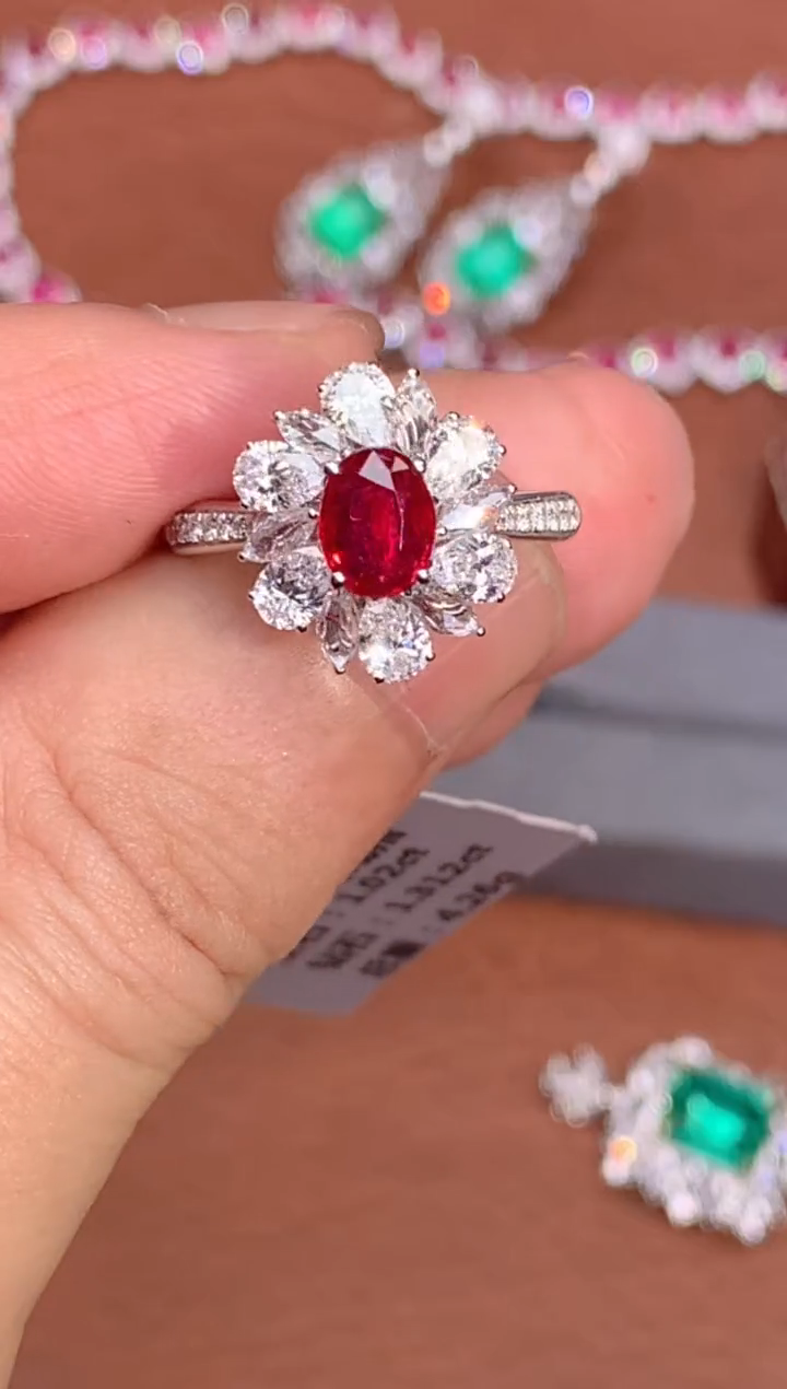 【闪购商品】红宝石戒指18K金镶嵌1.02CT  无烧鸽血红