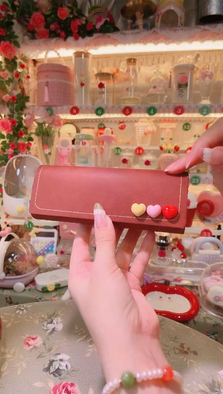 其他开播福利数量不多，快抢！眼镜盒棕色