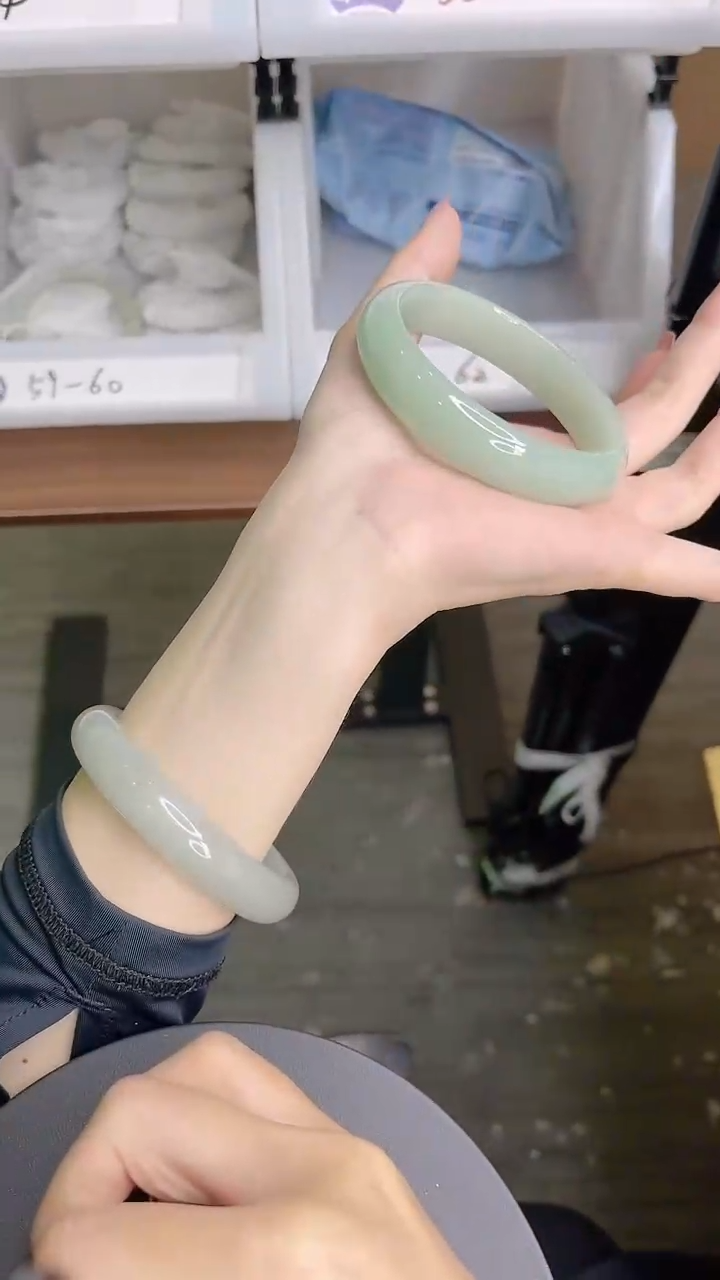 石英质玉手镯未镶嵌84-60