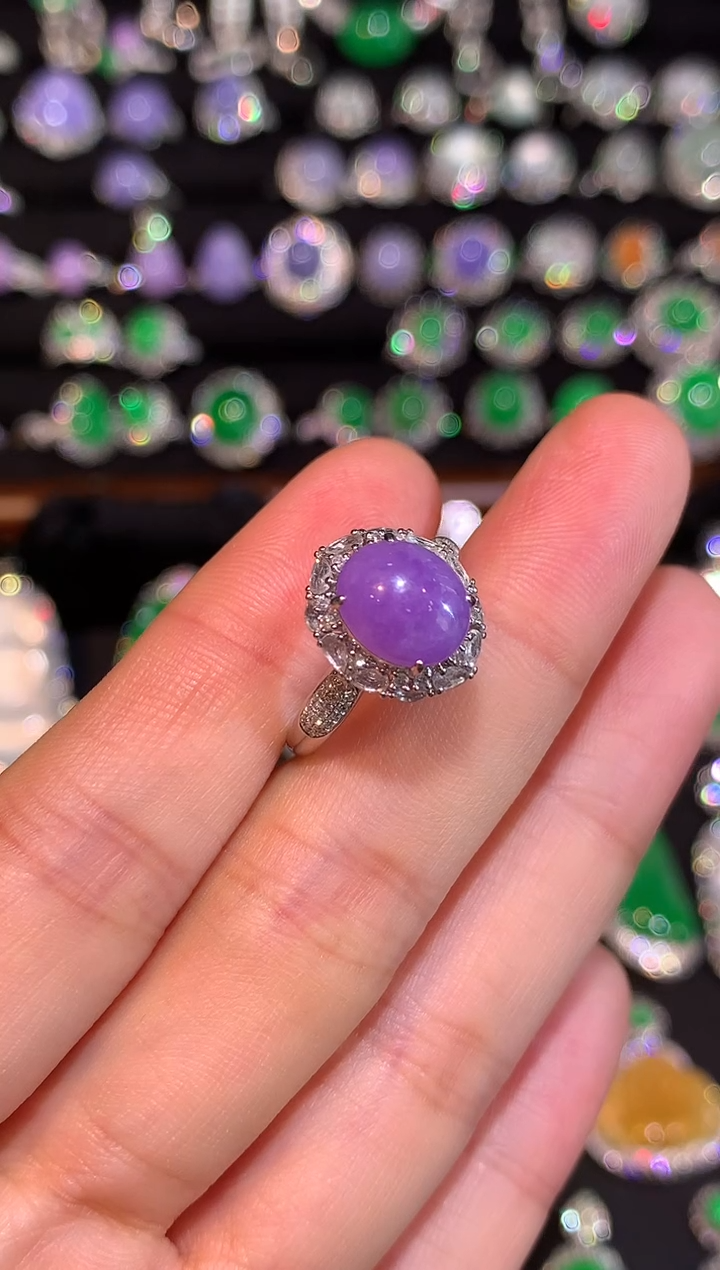 18K金镶嵌戒指翡翠花***果红椿紫蛋面戒指