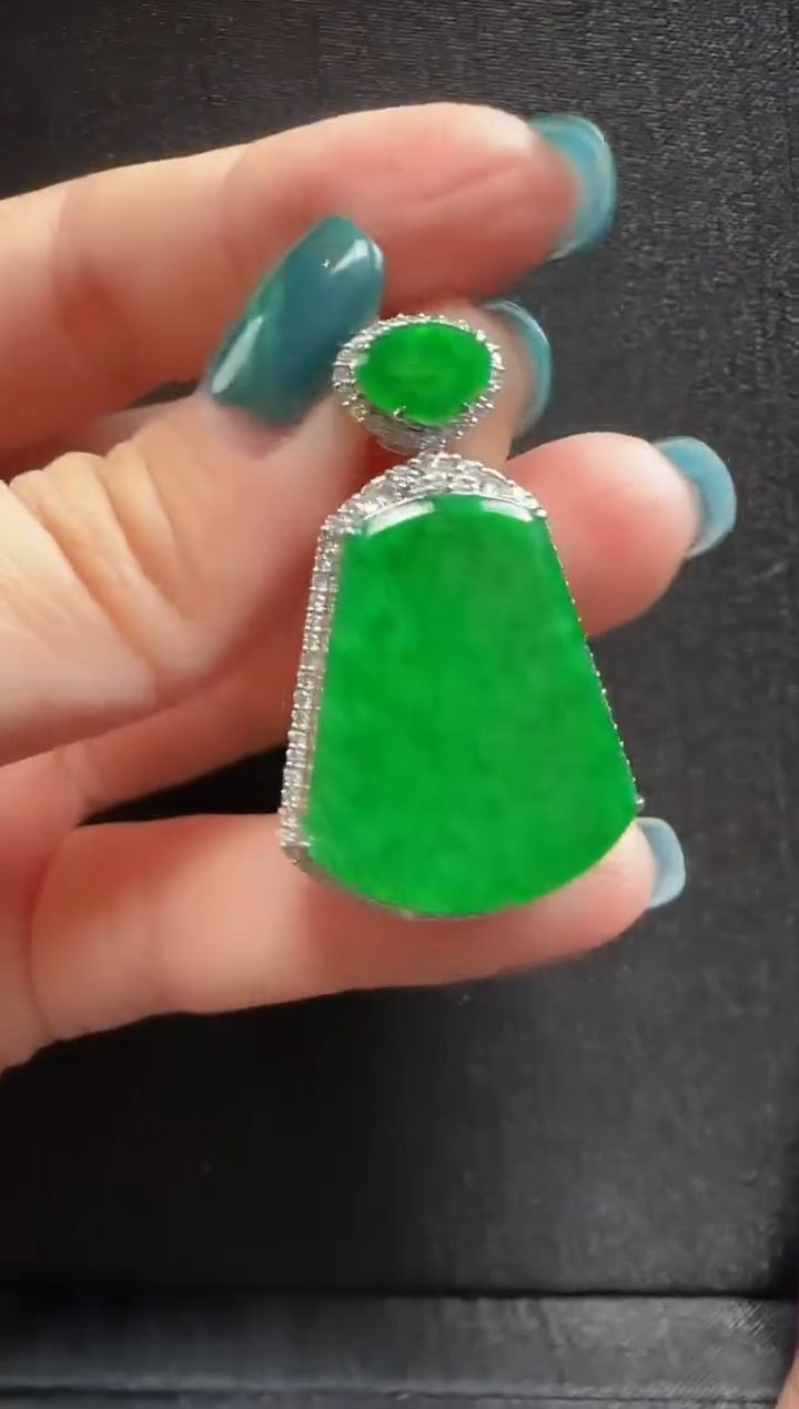 【闪购商品】翡翠颈饰18K金镶嵌150无事牌一个