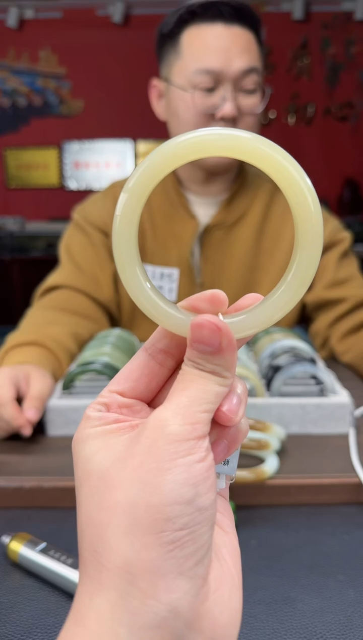 【闪购商品】和田玉.未镶嵌蜂蜜水正装镯59