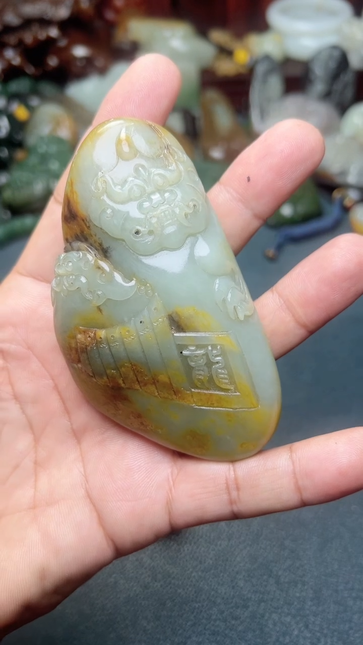 和田玉未镶嵌把件-