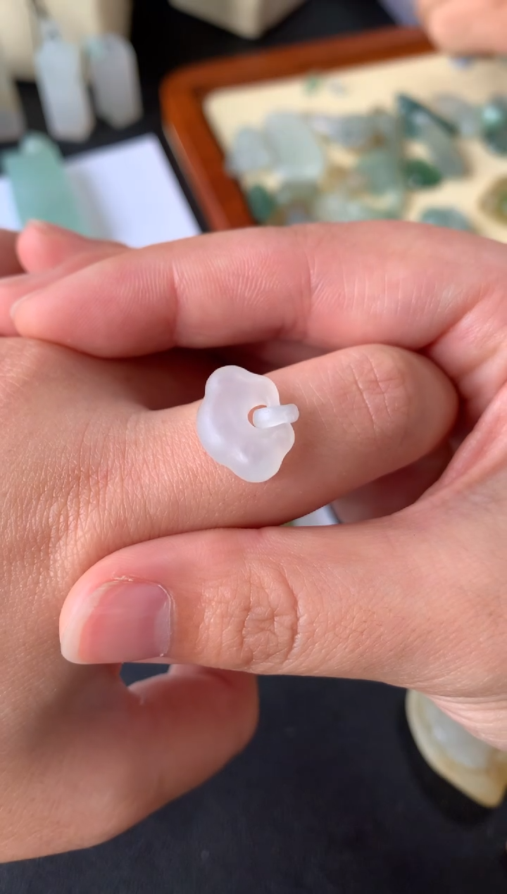 【闪购商品】定制翡翠未镶嵌翡翠