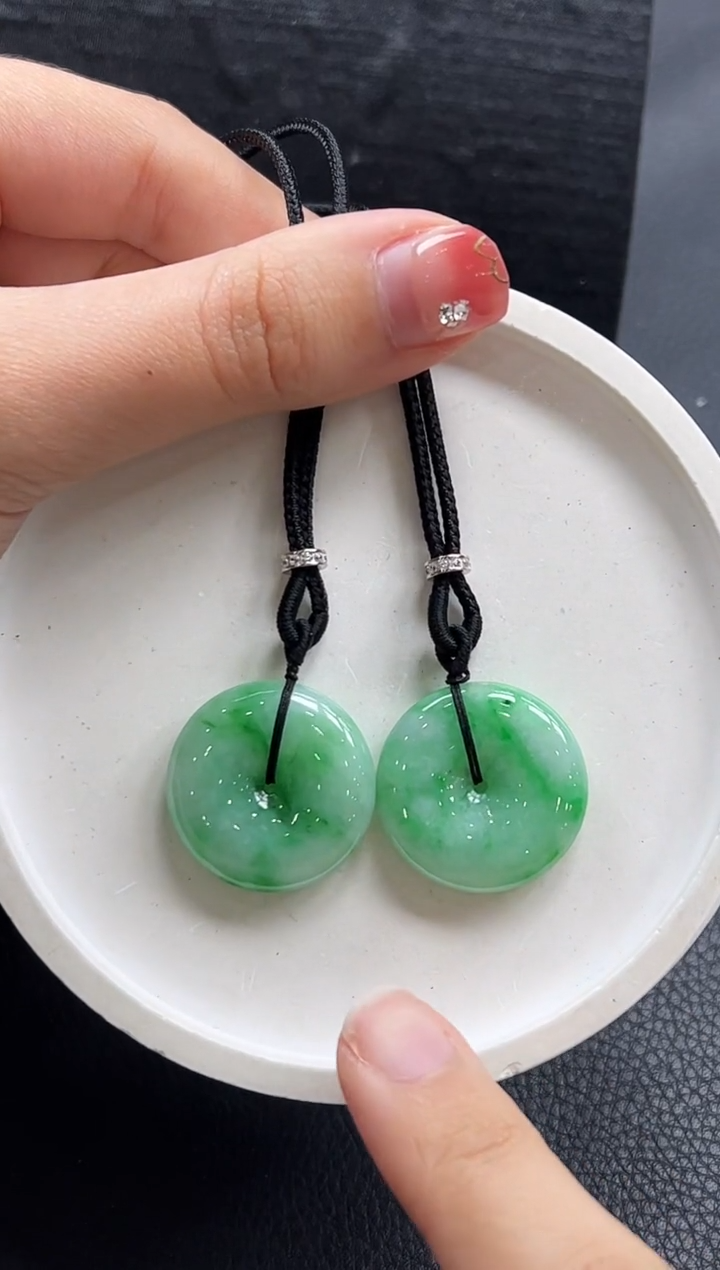 【闪购商品】翡翠颈饰未镶嵌平安扣多样性发1件