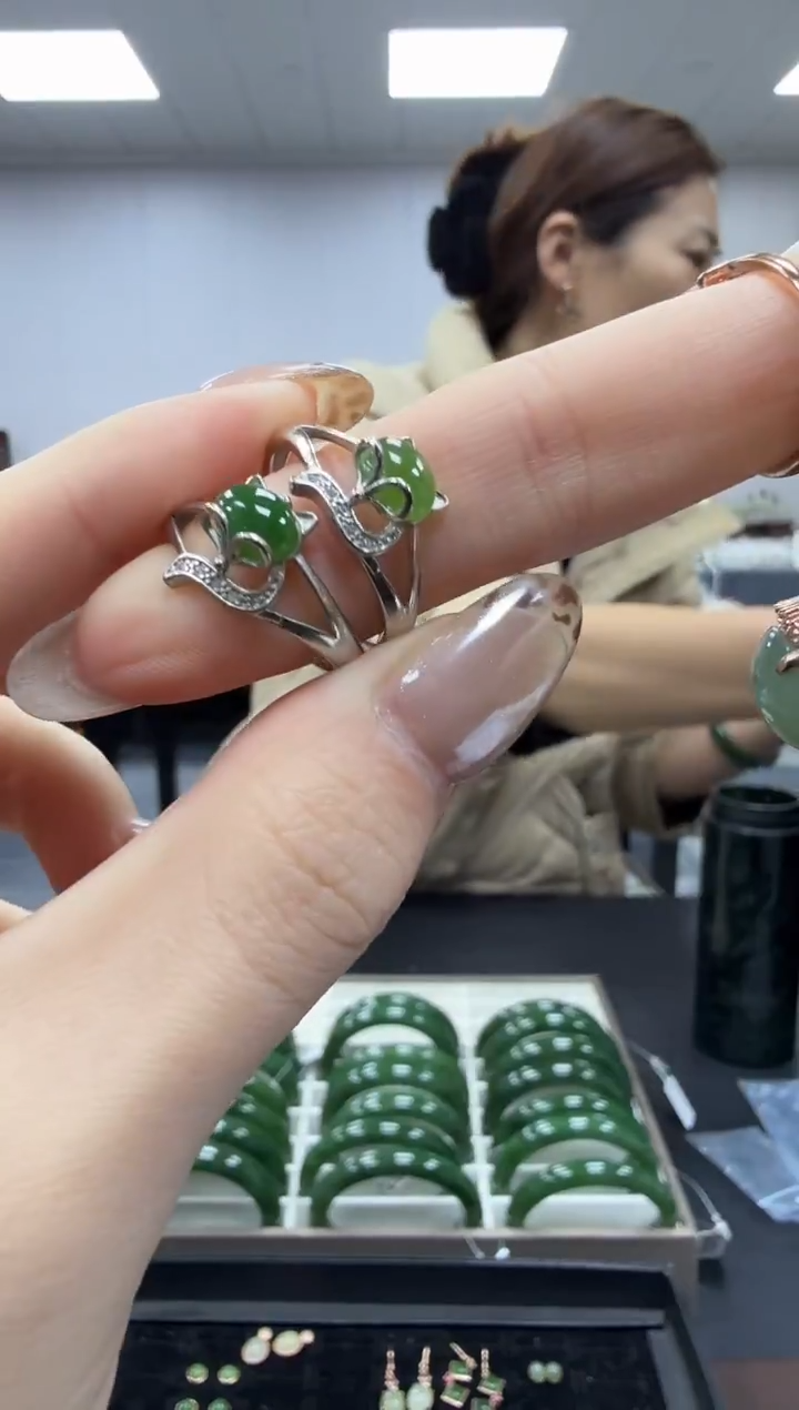 未镶嵌戒指和田玉多样性发其一zj、