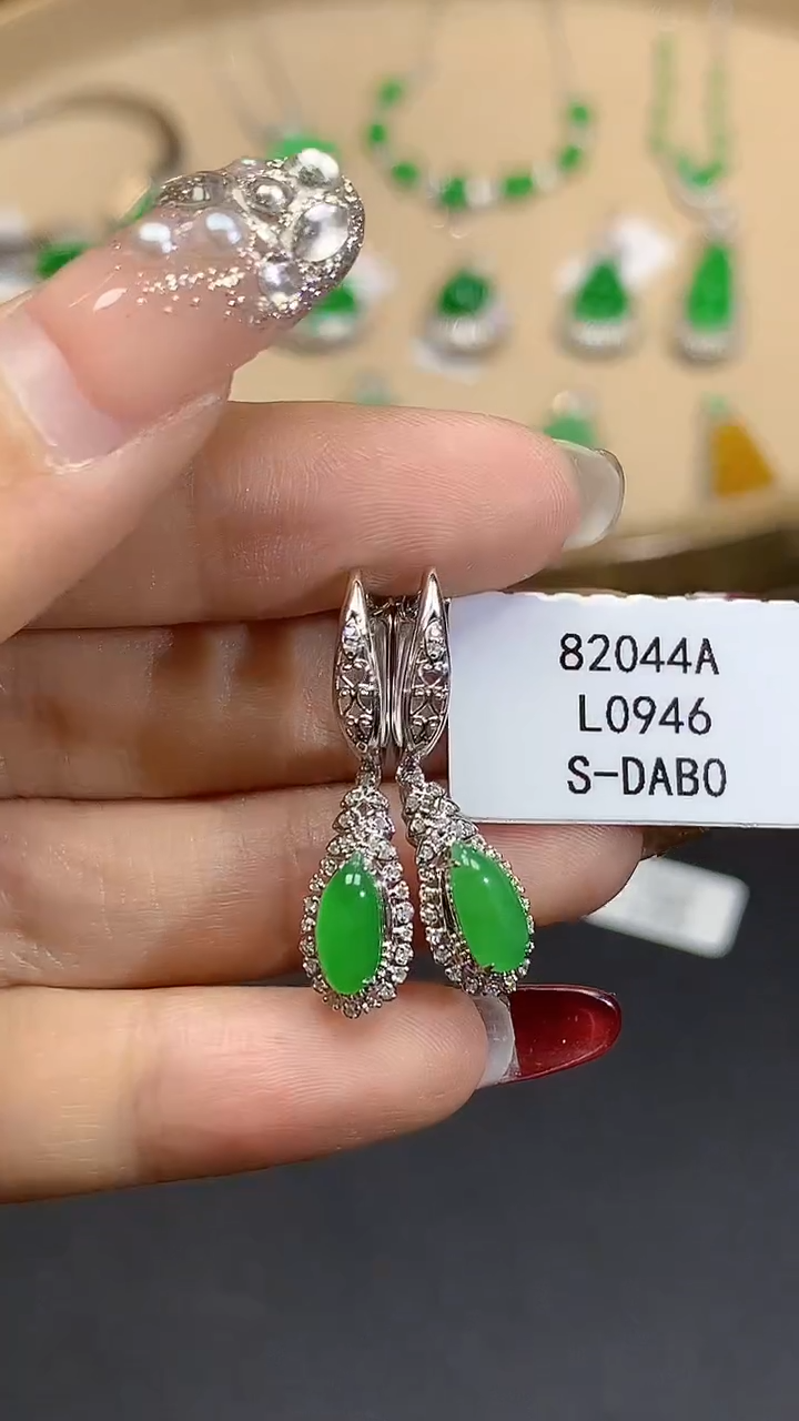 【闪购商品】翡翠耳饰18K金镶嵌L0946多样性发其一