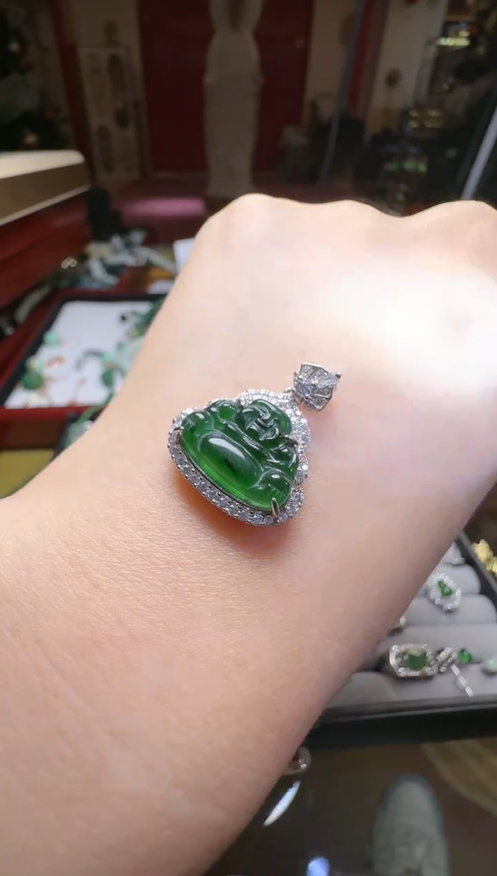 【闪购商品】翡翠吊坠(不含链)未镶嵌翡翠