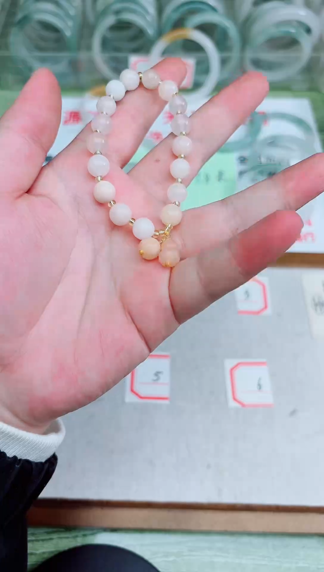 未镶嵌手镯石英质玉桃花酿手串