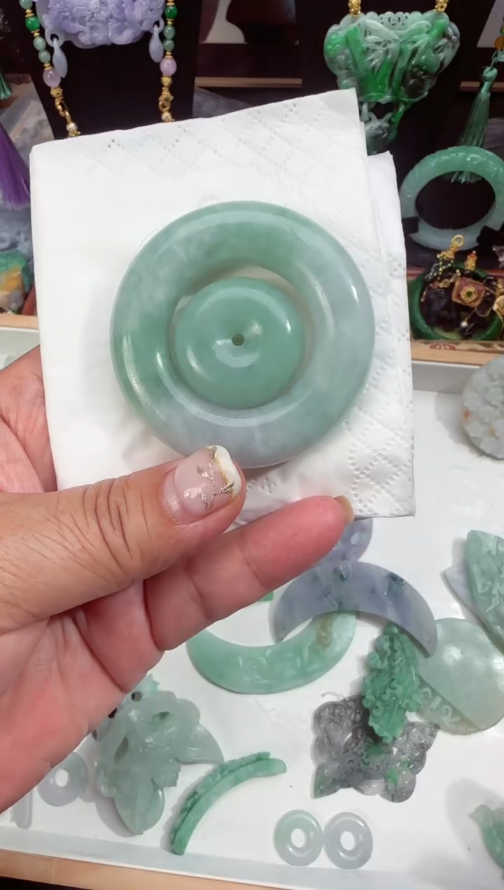 定制翡翠未镶嵌拍照