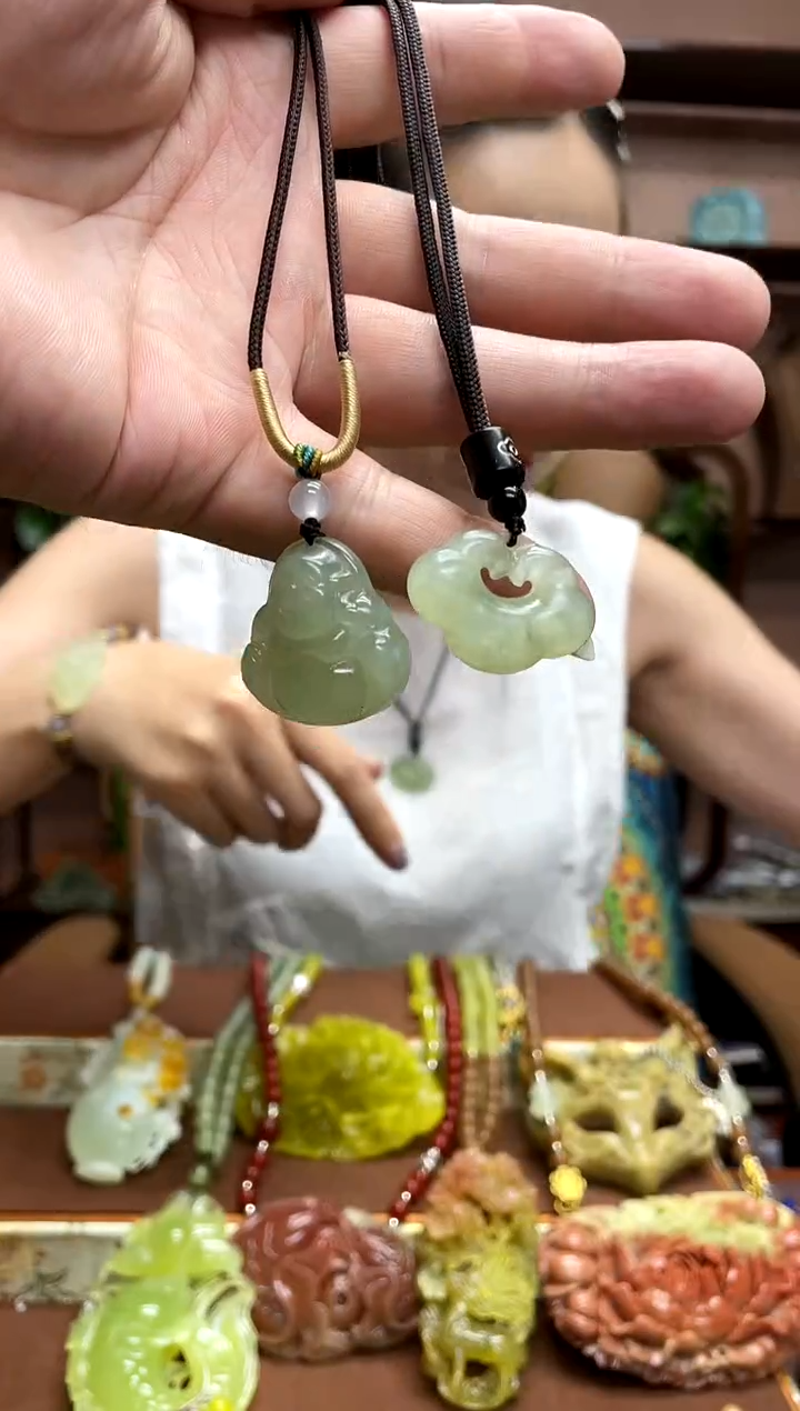 未镶嵌岫玉吊坠·