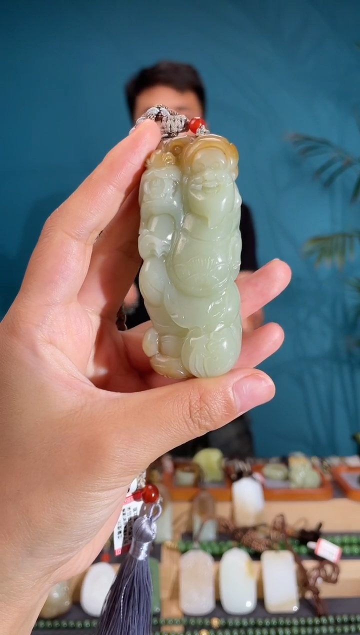 和田玉未镶嵌颈饰1